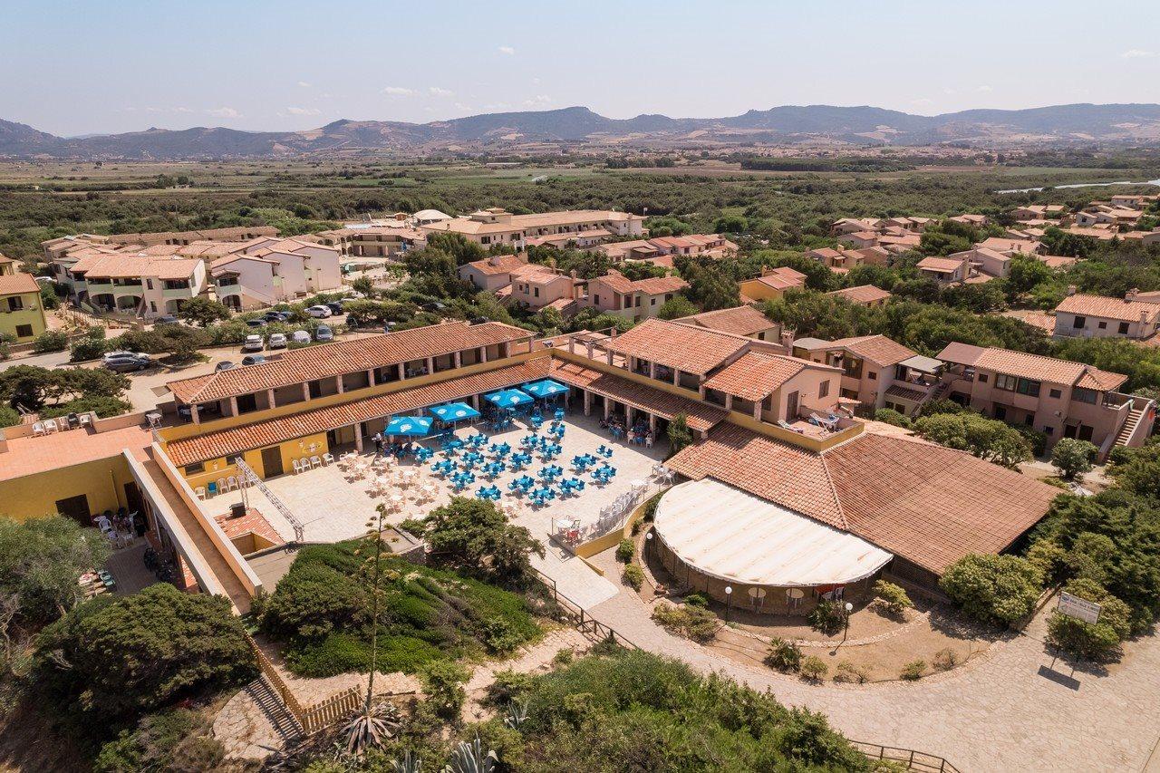 Baia Delle Mimose Aparthotel บาเดซี ภายนอก รูปภาพ