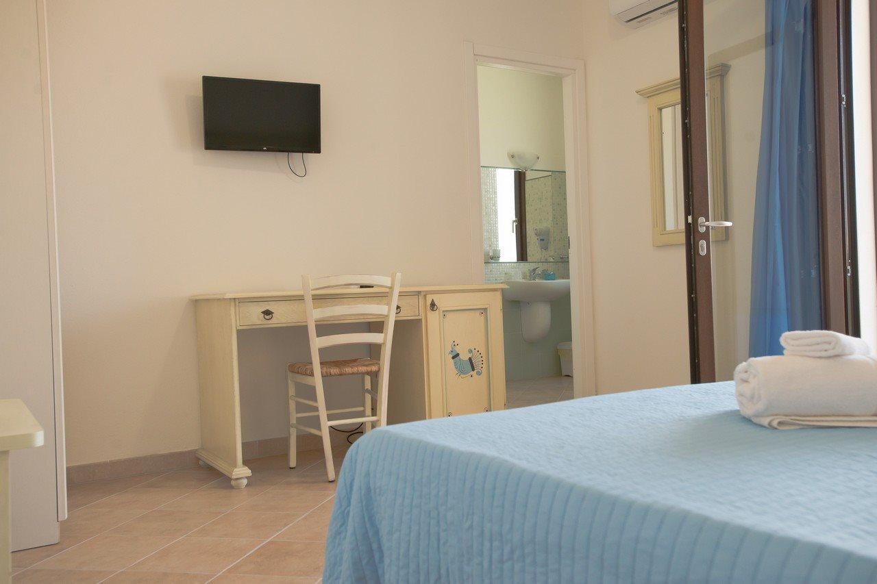 Baia Delle Mimose Aparthotel บาเดซี ภายนอก รูปภาพ