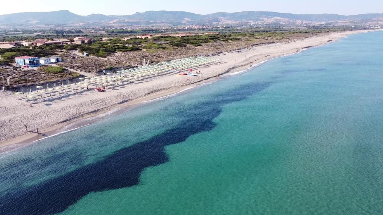 Baia Delle Mimose Aparthotel บาเดซี ภายนอก รูปภาพ