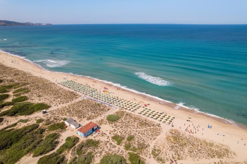 Baia Delle Mimose Aparthotel บาเดซี ภายนอก รูปภาพ