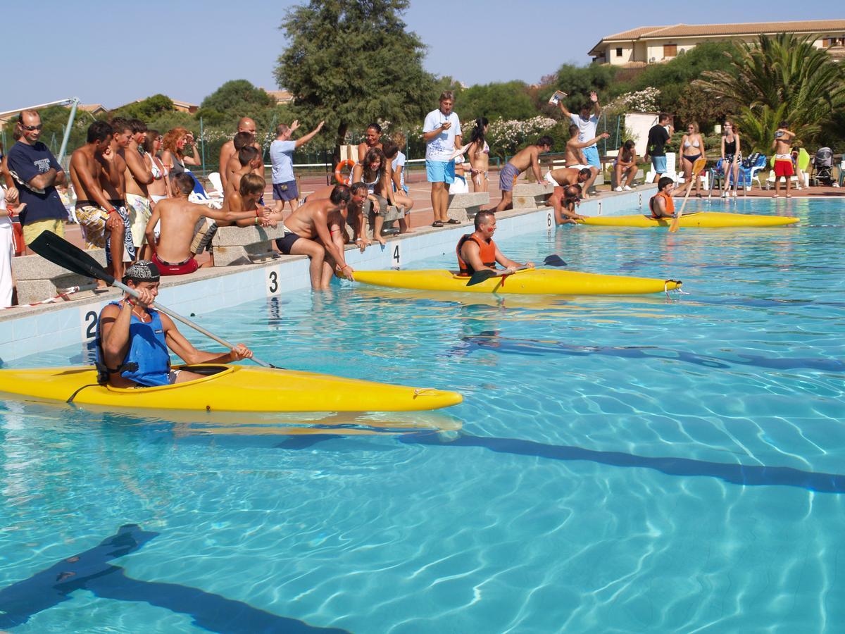 Baia Delle Mimose Aparthotel บาเดซี ภายนอก รูปภาพ