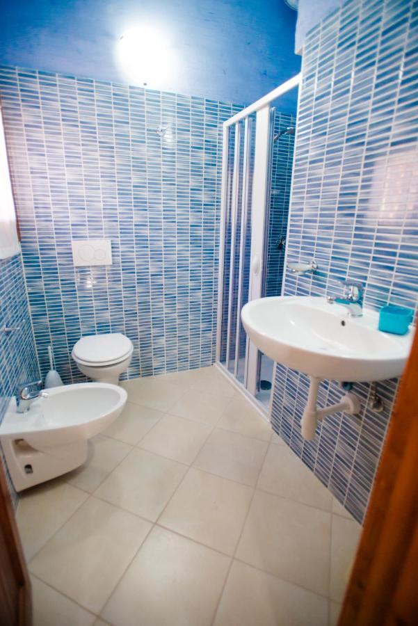 Baia Delle Mimose Aparthotel บาเดซี ภายนอก รูปภาพ